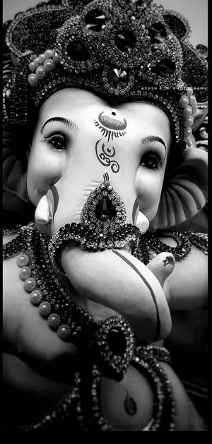  Caption: Striking Ganesh Graphic Art on an iPhone 