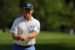 Ernie Els Holding Golf Club